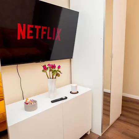 Chic Elite - Square- Self Check-in Metro 3 Min * Bucarest